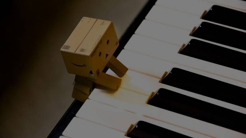 Leia mais sobre o artigo Cientistas do MIT criam luva que pode ensinar a tocar piano