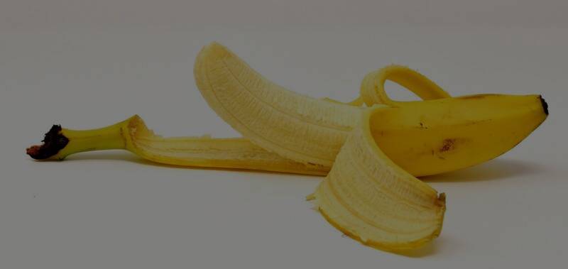 Leia mais sobre o artigo Cientistas transformam casca de banana em bioplástico para embalar alimentos