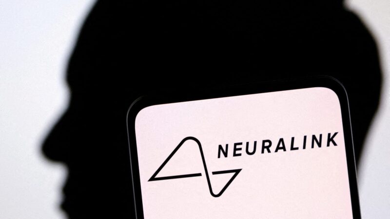 Leia mais sobre o artigo A Neuralink de Elon Musk exibiu seu primeiro paciente humano. Aqui estão 6 rivais de chip cerebral.