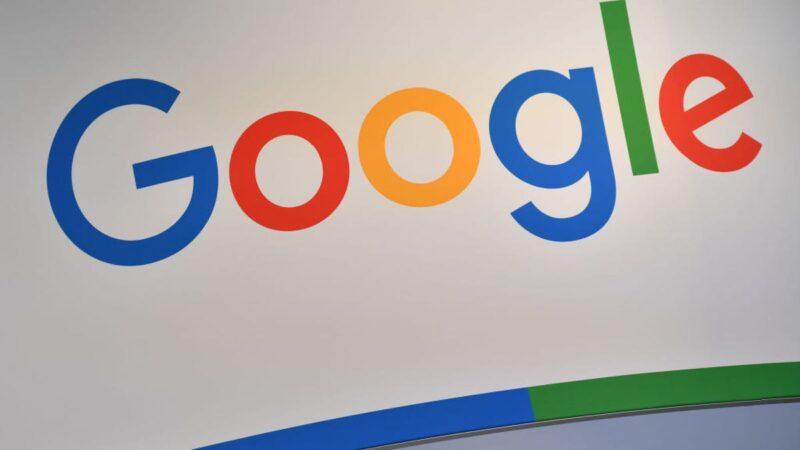 Leia mais sobre o artigo Google Coloca Um Botão de IA Na Sua Barra de Pesquisa Enquanto Combate o ChatGPT