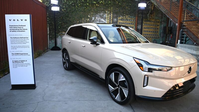 Leia mais sobre o artigo Google’s Gemini AI Está Chegando Aos Carros Volvo